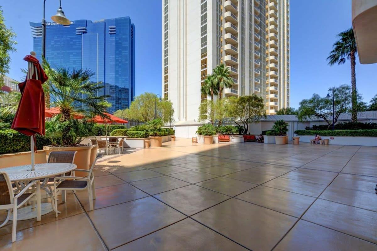 Mgm Signature-33-709 F1 Track & Strip View Balcony Las Vegas Eksteriør billede